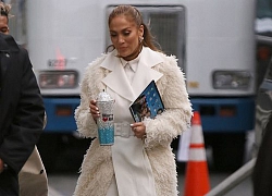 Jennifer Lopez sành điệu ra phố sau tin đồn chia tay tình trẻ