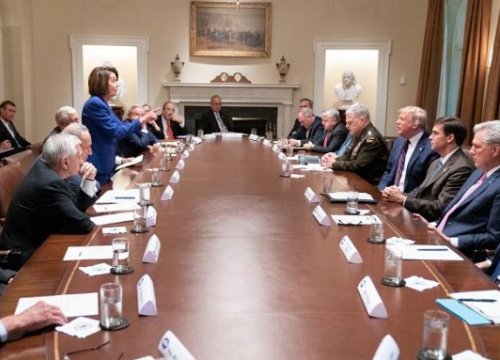 Màn ăn miếng, trả miếng cực 'gắt' của Tổng thống Trump và Chủ tịch Hạ viện Pelosi