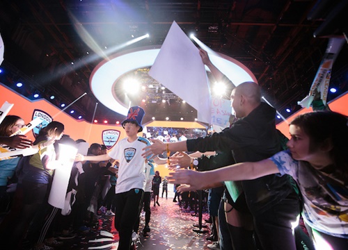 Profit và Gesture sẽ sớm rời London Spitfire