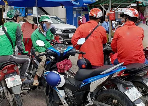 Tài xế xe ôm công nghệ gây tranh cãi khi tố khách đánh giá sai mình