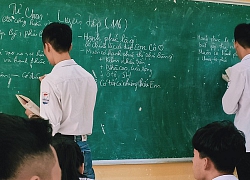 Trong giờ học cô giáo hỏi "hạnh phúc là gì?", học sinh đưa ra câu trả lời khiến cô cũng phải câm nín