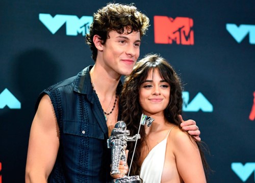 Xóa video hôn Camila Cabello, Shawn Mendes bị nghi đã chia tay bạn gái