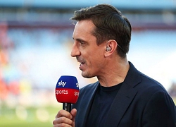 Gary Neville làm điều dữ dội ngay trước mặt Carragher khi Rashford ghi bàn