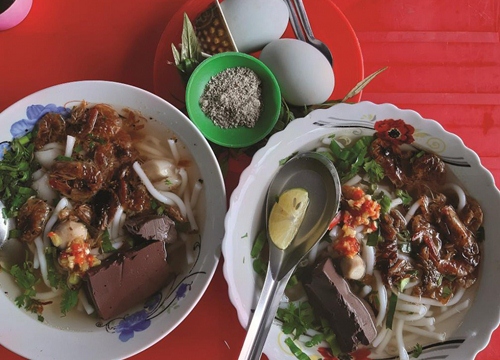 Hấp dẫn món cơm bò nướng, bánh canh tép