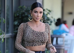 Kim Kardashian mặc bó sát khoe dáng nảy nở trên phố