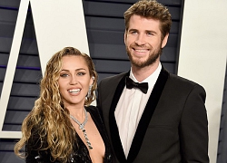 Miley Cyrus tiếp tục gây sốc khi khoe "vật nhạy cảm" trên sóng livestream, dân tình nghĩ ngay tới Liam Hemsworth