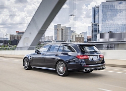 Triệu hồi Mercedes-Benz E-Class, AMG E63 S Estate do cánh lướt gió phía sau có thể bay ra ngoài