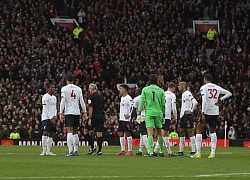 "VAR đúng là một sự xấu hổ của Premier League"