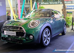 Bản đặc biệt Mini Cooper S 60 Years Edition 2020 chào khách giá 1,4 tỷ đồng