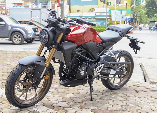 Cận cảnh môtô Honda CB300R 2019 đầu tiên về đại lý