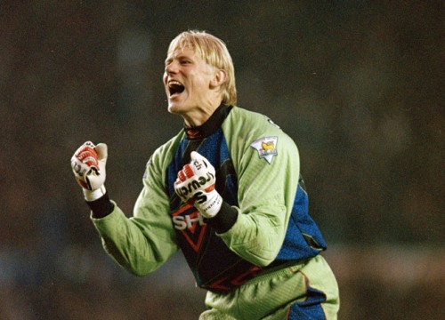 Cha con Schmeichel cùng lập thành tích thắng 9-0 tại Premier League