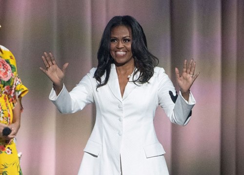 Michelle Obama thích mặc màu nổi, phối đồ tinh tế trước công chúng