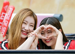 Mới vừa đến Việt Nam, Lia và Chaeryeong (ITZY) đã có hành động điểm 10 trong lòng fan Việt