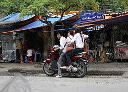 Nhà trường phải kiên quyết không giữ xe phân khối lớn cho học sinh