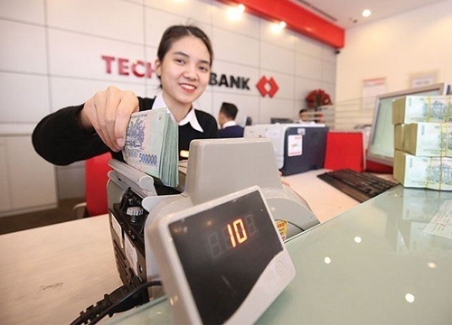 Techcombank báo lãi 9 tháng tăng 14% lên 8.860 tỷ đồng, mảng tín dụng áp đảo phi tín dụng