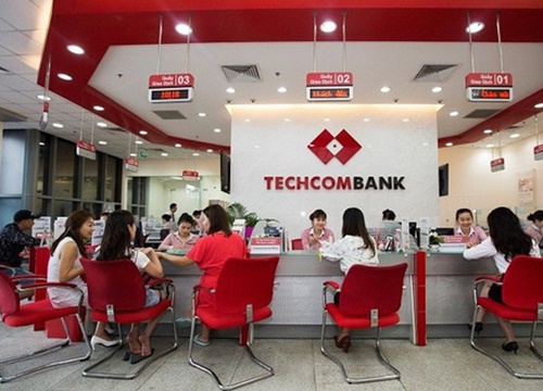 Techcombank báo lãi hơn 7 nghìn tỷ đồng, thu nhập nhân viên 33 triệu đồng/tháng