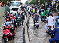 Triều cường lên cao, TP Hồ Chí Minh đối mặt với ngập úng nghiêm trọng