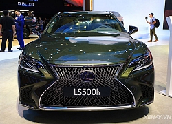 VMS 2019: Chiêm ngưỡng Lexus LS500h màu xanh lục bảo, đối thủ xứng tầm của Mercedes-Maybach S450