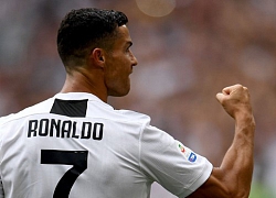 Ronaldo gặp thành viên ban tổ chức Quả bóng Vàng