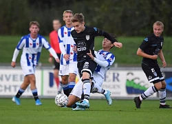 SC Heerenveen dùng hậu vệ phải đá cánh trái, Đoàn Văn Hậu khi nào mới được ra sân?