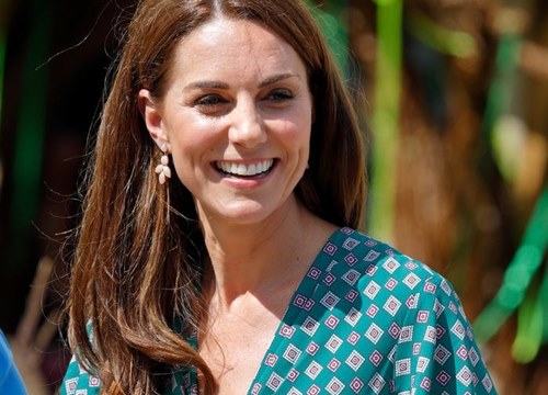 Tại sao Meghan Markle và Kate Middleton luôn mặc váy ngàn đô với khuyên tai rẻ tiền?