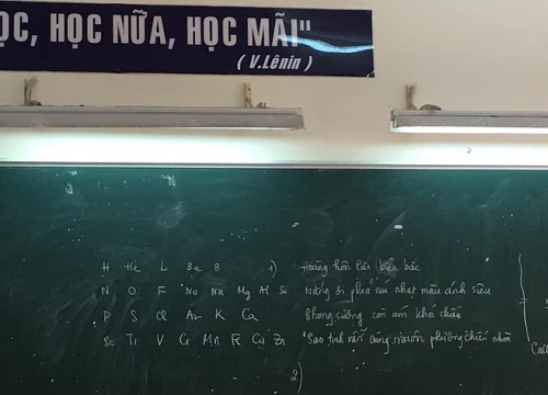 Đến tiết học Hóa nhưng thầy lại viết thơ bắt học trò phân tích, tưởng nhầm ai ngờ đây là mẹo nhớ dai