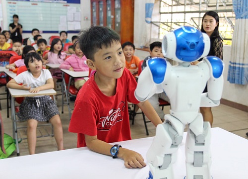 Học sinh vẫn là robot!