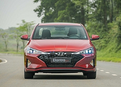 Hyundai Elantra 2019: Khuyến mãi, giá xe, lăn bánh tháng 11/2019