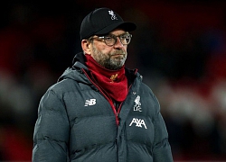 Liverpool bất đắc dĩ chia 2 đội hình đá cúp