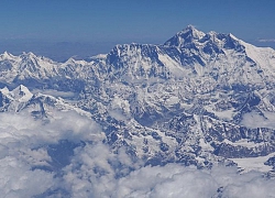 Nepal đo lại độ cao của Everest, thách thức con số 170 năm qua