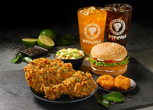 Popeyes làm mới món gà tiêu chanh truyền thống