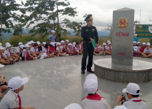 "Tiết học vùng biên" tại xã biên giới Bờ Y