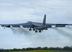 B-52 cắt ngang căn cứ Nga : Vì sao S-400 im lặng?