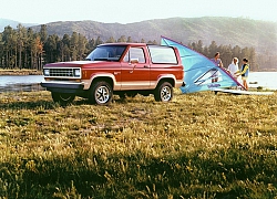 Ford Bronco 2020 chốt lịch ra mắt, logo mới đậm chất thể thao