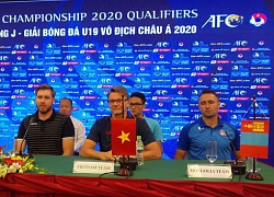 HLV Philippe Troussier muốn "truyền lửa" cho các cầu thủ U19 Việt Nam