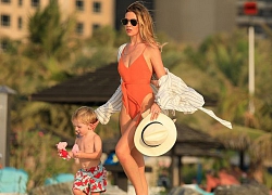 Siêu mẫu người Anh Abbey Clancy 4 con "vẫn mòn con mắt"