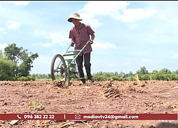 Thầy giáo sáng chế máy gieo hạt và bón phân