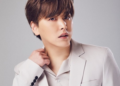 Vắng mặt trong tất cả các hoạt động của Super Junior, Sungmin được xác nhận ra album solo