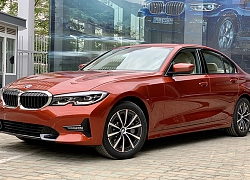 BMW 330i Sport Line có gì để cạnh tranh với Mercedes-Benz C300 AMG?