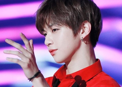 Kang Daniel xúc động khi cuối cùng cũng được diễn trên các chương trình âm nhạc, không còn bị 'cấm sóng'