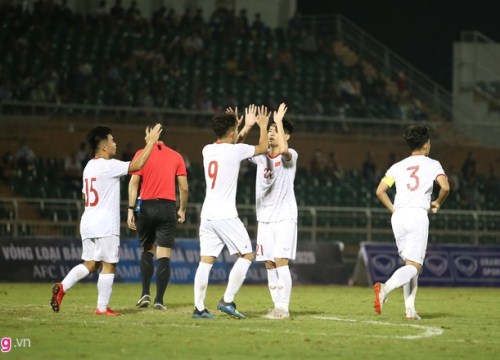 HLV Troussier: 'U19 Việt Nam không cần thắng Guam 20-0 hay 30-0'