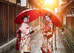 Kyoto cấm du khách selfie quấy rối các geisha