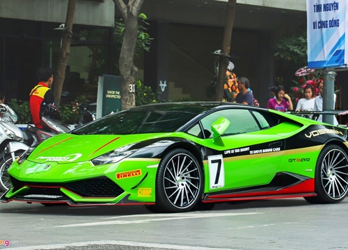 Lamborghini Huracan khoác áo xe đua GT3 tại TP.HCM