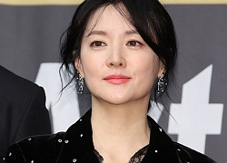 Lee Young Ae khoe vẻ đẹp hoàn hảo tại sự kiện, bảo sao cô luôn được tôn vinh là 'tượng đài nhan sắc'