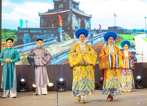 Mãn nhãn với trang phục đẹp mắt từ phim cung đấu đầu tiên của Việt Nam, "Phượng Khấu" ra mắt năm 2020