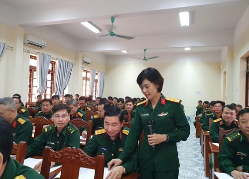 Nữ giảng viên mẫn cán