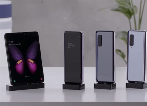 Sau 5 phút mở bán, Galaxy Fold màn hình gập với giá 53 triệu cháy hàng tại Trung Quốc