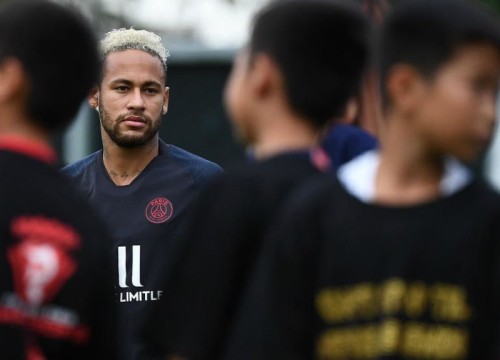 Tin HOT bóng đá sáng 6/11: Neymar nhận phán quyết vụ tát CĐV