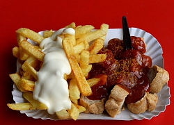 Currywurst - món ăn Đức mang đậm chất Anh