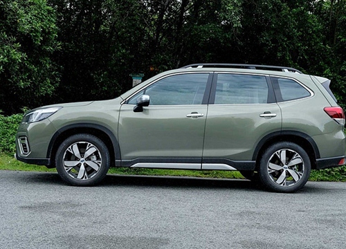 Subaru Forester 2019 tiếp tục giảm giá 'kịch sàn', xuống mốc 900 triệu đồng